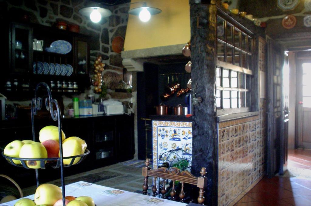 Casa Do Meio Do Povo - Turismo De Habitacao Chaves Exterior foto